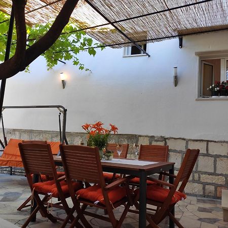 Holiday House Nono Sumartin Ngoại thất bức ảnh
