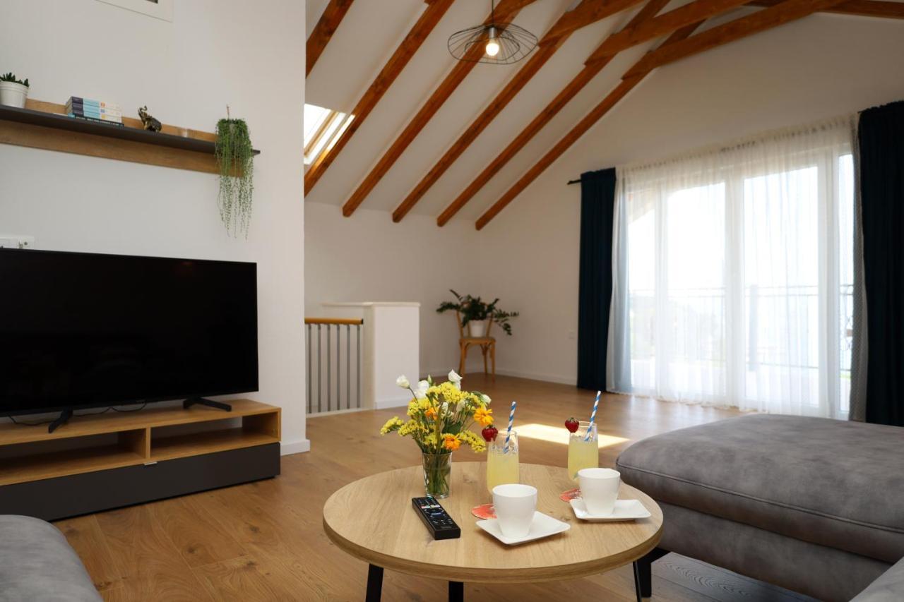 Holiday House Nono Sumartin Ngoại thất bức ảnh