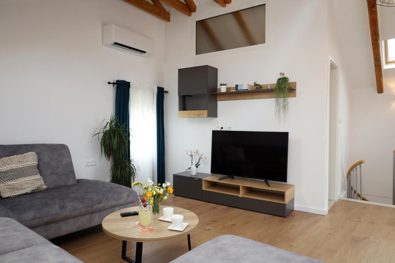 Holiday House Nono Sumartin Ngoại thất bức ảnh