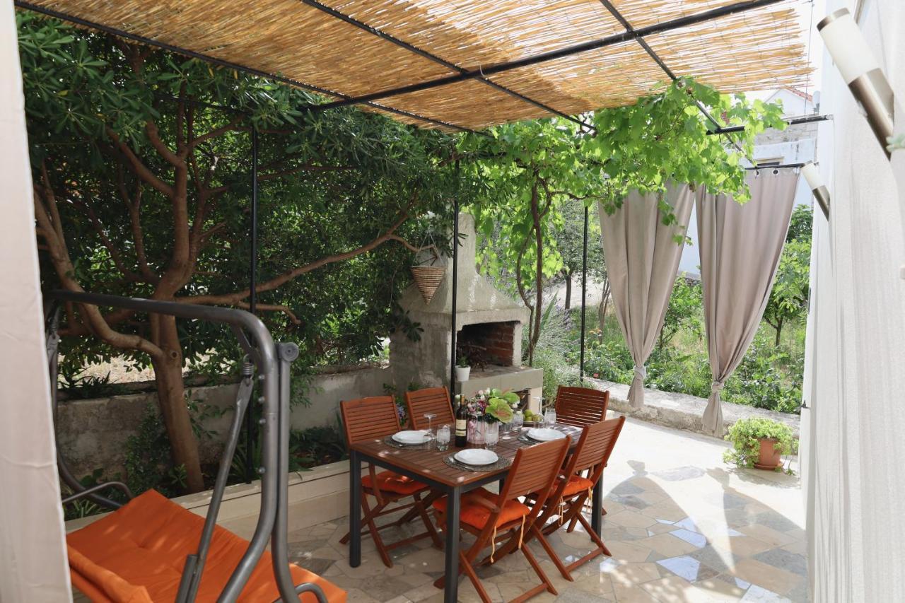 Holiday House Nono Sumartin Ngoại thất bức ảnh